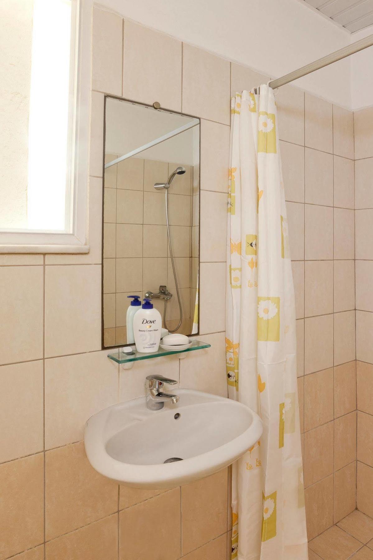 Svea Hotel Rhodes City Extérieur photo
